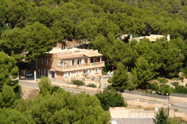 2-villa-puerto-andratx-makler-real-estate-first-location-mallorca-for-private-residence-www.maxmallorca.com  (2).jpg